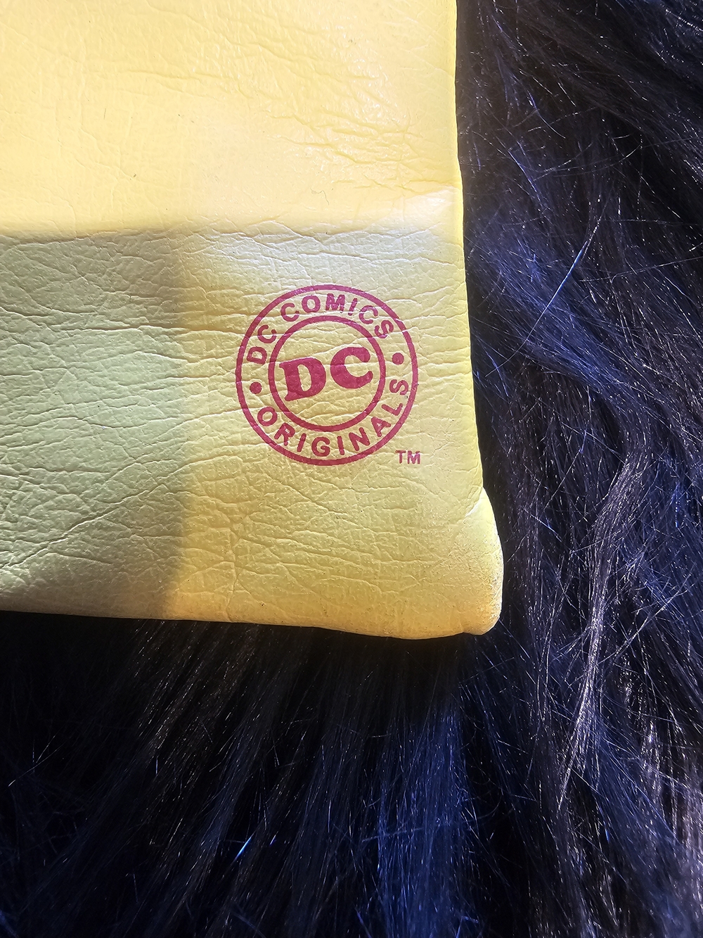 Yellow Comic-Print Mini Bag with Pink Accent - Picture 4 of 5